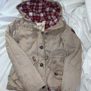 Hollister Puffer Jacket with plaid print